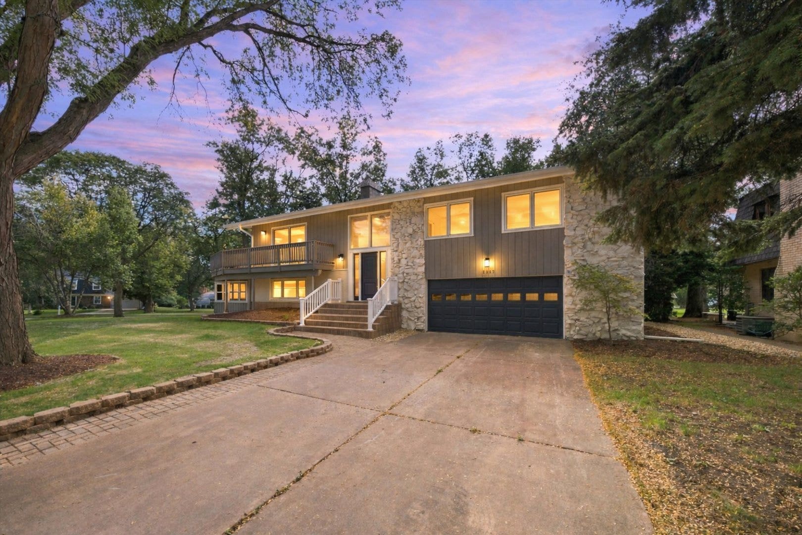 1117 Barberry Court, Downers Grove, IL 60515 1117 Barberry Court, Downers Grove, IL 60515