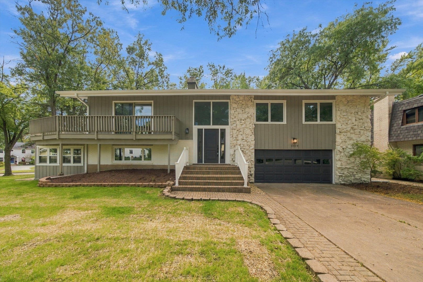 1117 Barberry Court, Downers Grove, IL 60515 1117 Barberry Court, Downers Grove, IL 60515