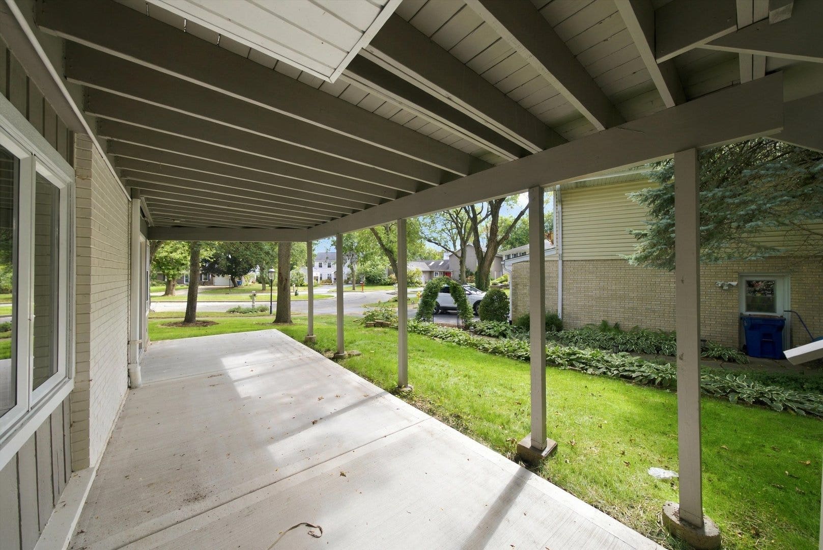 1117 Barberry Court, Downers Grove, IL 60515 1117 Barberry Court, Downers Grove, IL 60515