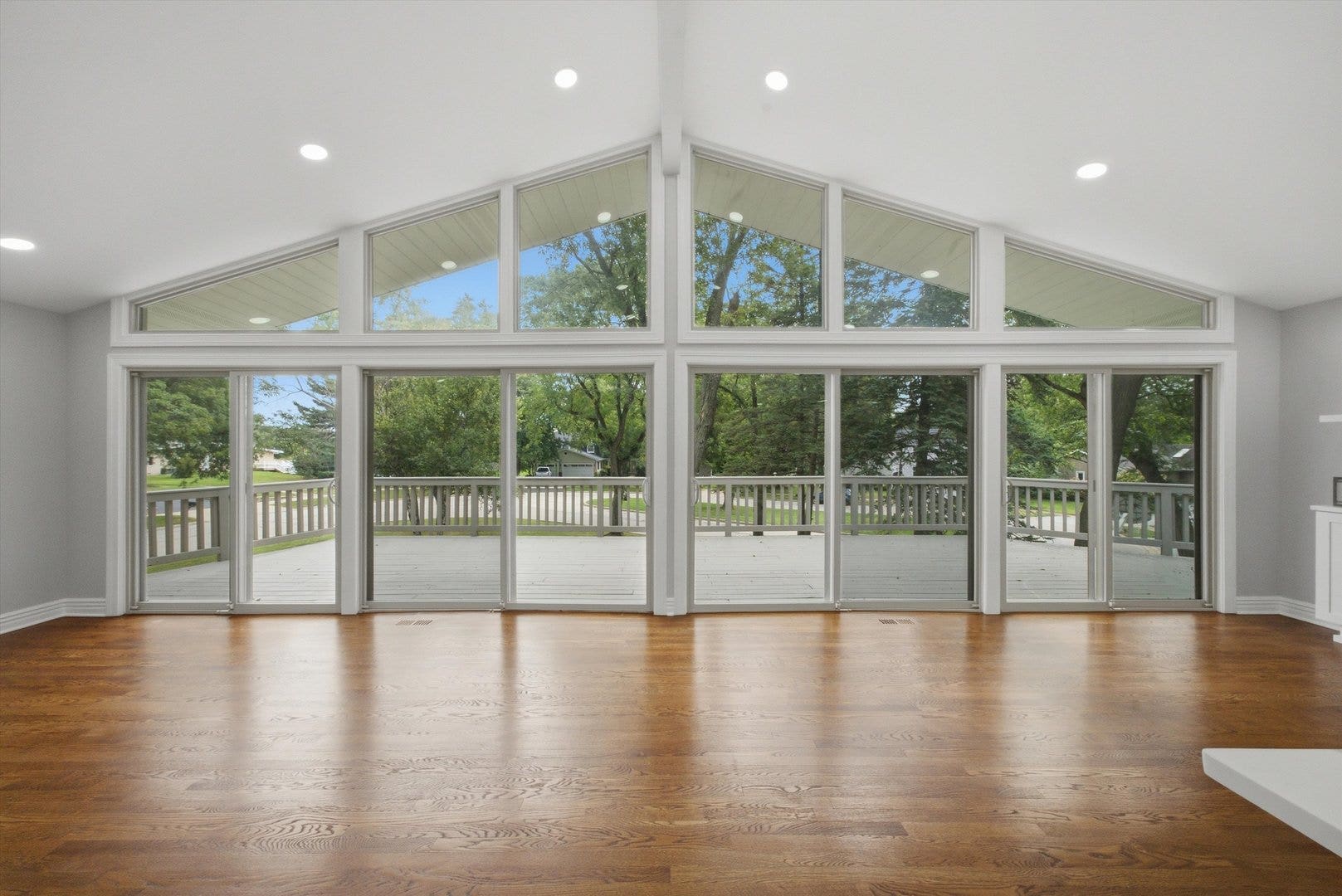 1117 Barberry Court, Downers Grove, IL 60515 1117 Barberry Court, Downers Grove, IL 60515