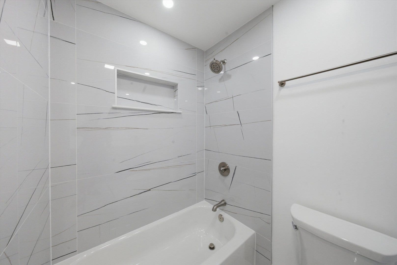 1117 Barberry Court, Downers Grove, IL 60515 1117 Barberry Court, Downers Grove, IL 60515