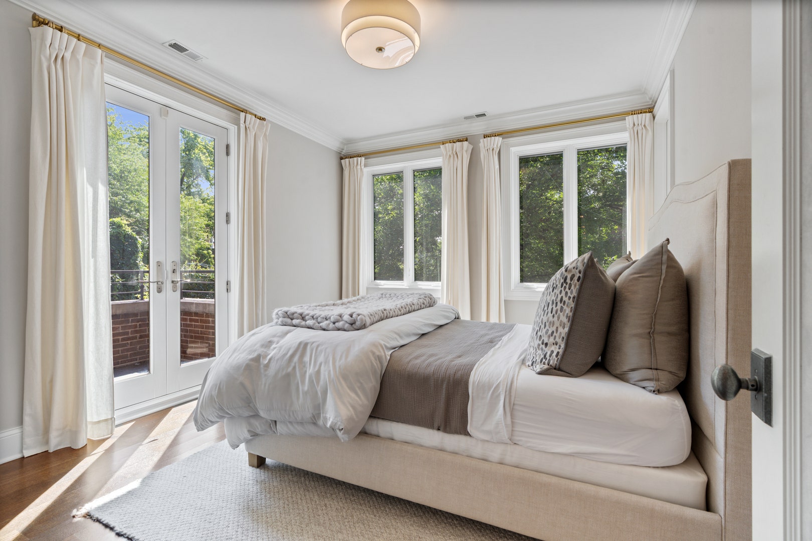1801 N Hermitage Avenue, Chicago, IL 60622 1801 N Hermitage Avenue, Chicago, IL 60622