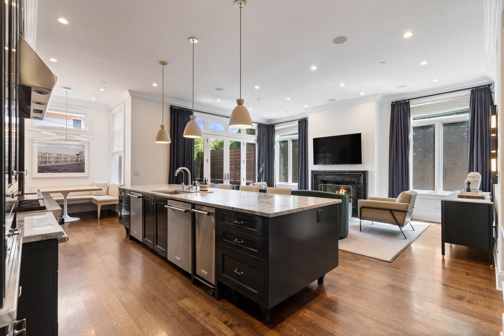 1801 N Hermitage Avenue, Chicago, IL 60622 1801 N Hermitage Avenue, Chicago, IL 60622