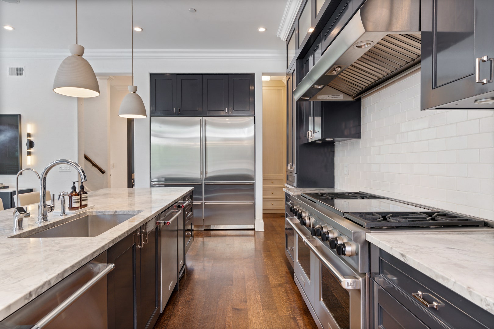 1801 N Hermitage Avenue, Chicago, IL 60622 1801 N Hermitage Avenue, Chicago, IL 60622