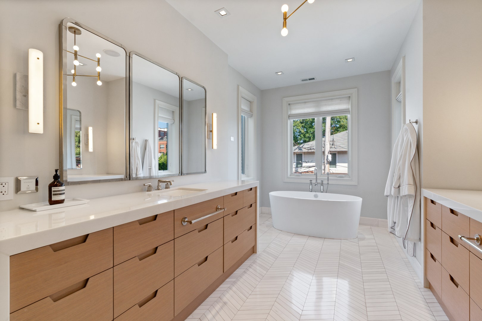 1801 N Hermitage Avenue, Chicago, IL 60622 1801 N Hermitage Avenue, Chicago, IL 60622