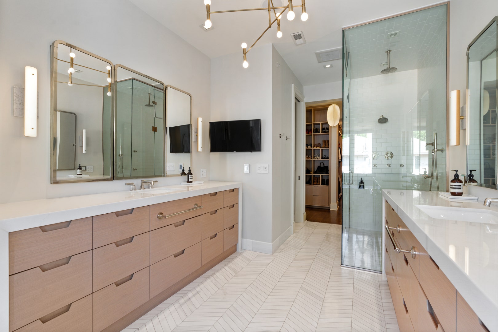 1801 N Hermitage Avenue, Chicago, IL 60622 1801 N Hermitage Avenue, Chicago, IL 60622