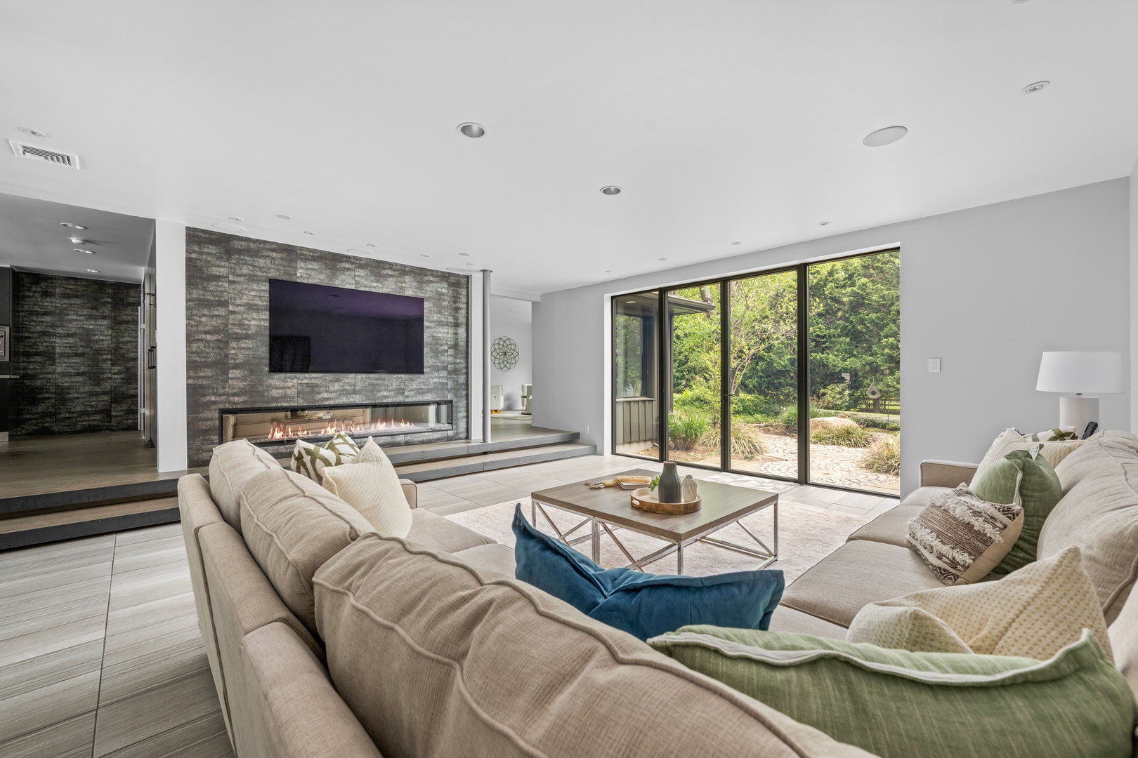 850 Lesly Road, Villanova, PA 19085 850 Lesly Road, Villanova, PA 19085