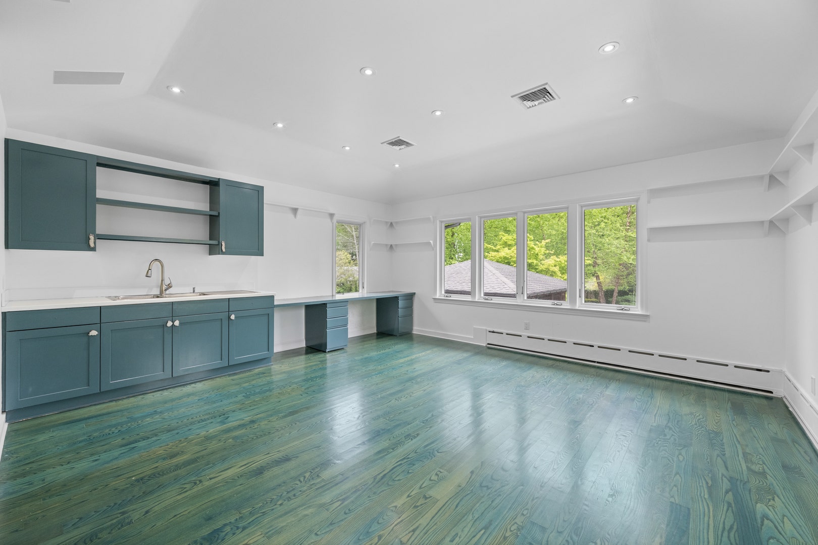 850 Lesly Road, Villanova, PA 19085 850 Lesly Road, Villanova, PA 19085
