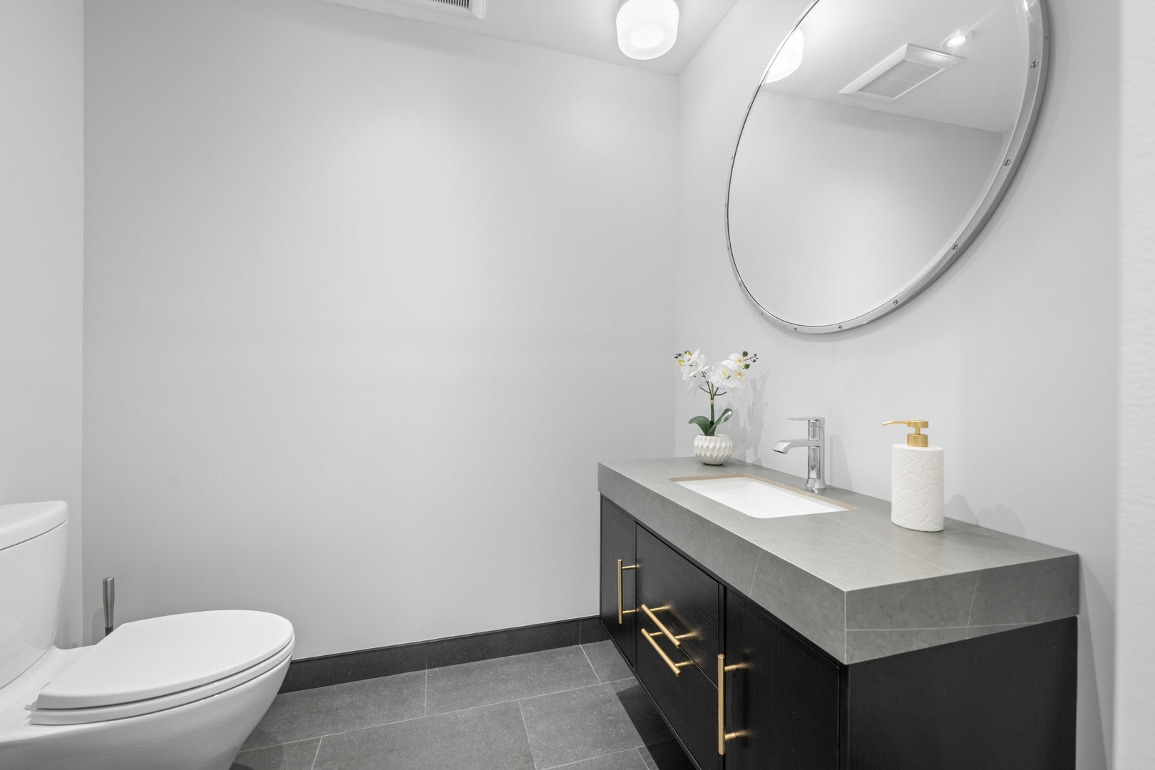 850 Lesly Road, Villanova, PA 19085 850 Lesly Road, Villanova, PA 19085