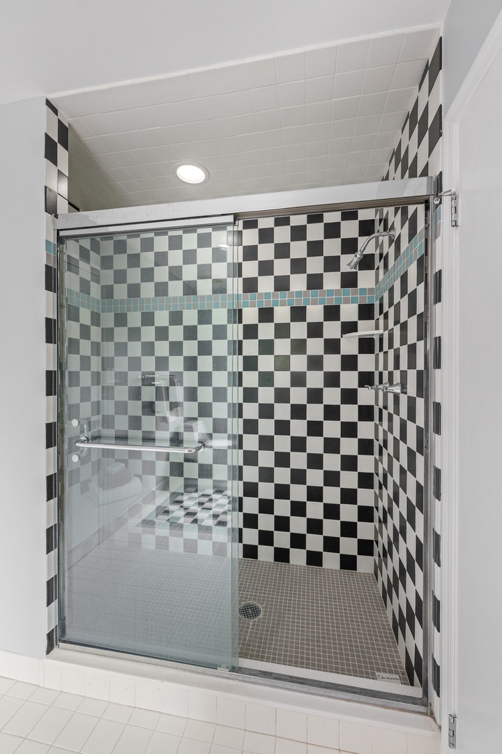 850 Lesly Road, Villanova, PA 19085 850 Lesly Road, Villanova, PA 19085