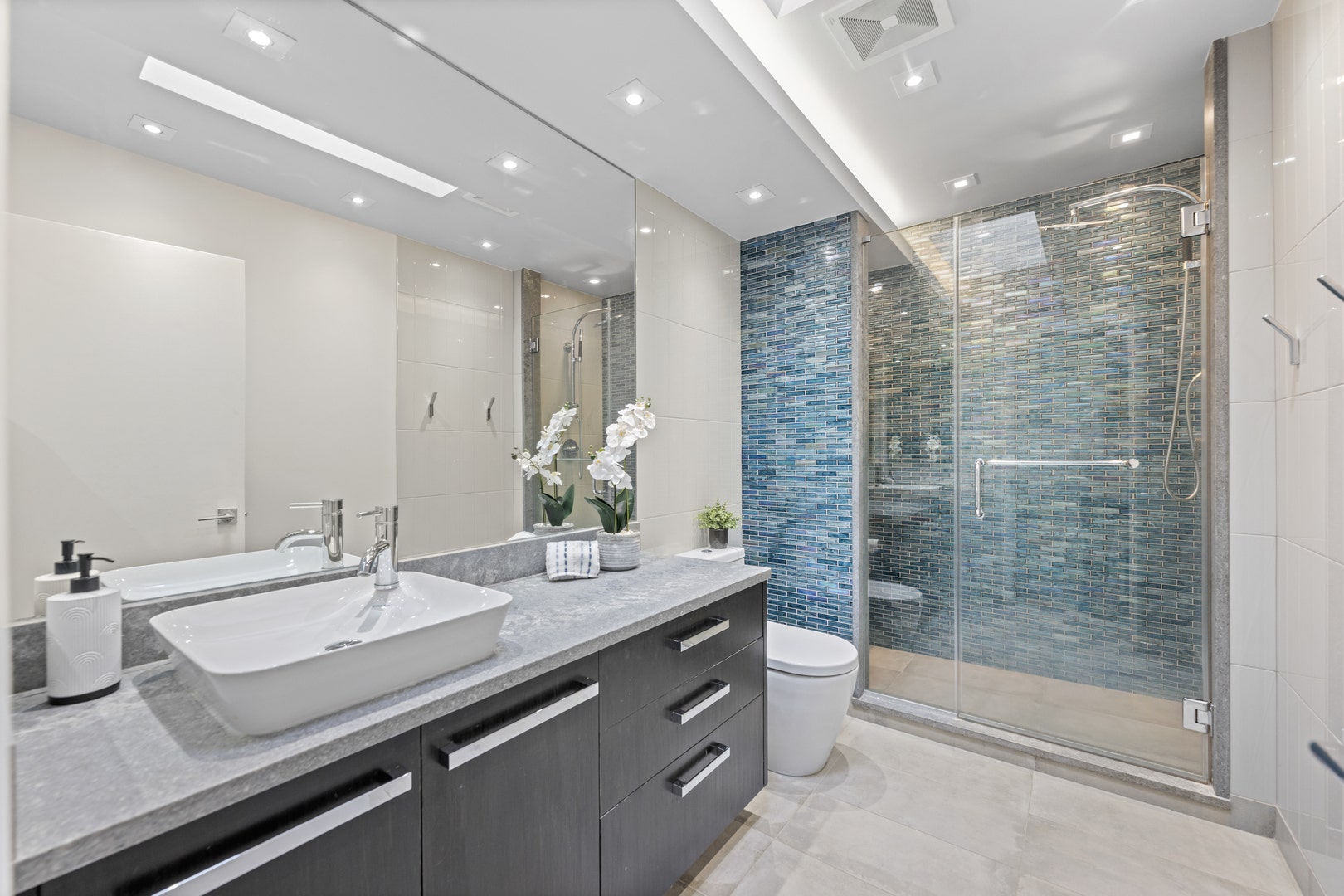 850 Lesly Road, Villanova, PA 19085 850 Lesly Road, Villanova, PA 19085
