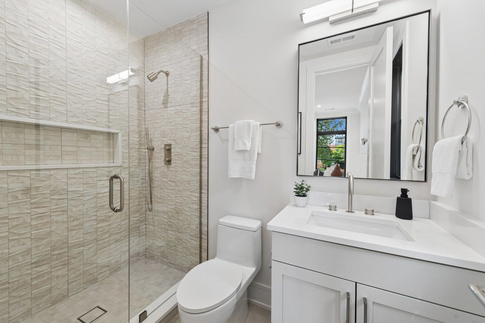 3630 N Janssen Street, Chicago, IL 60613 3630 N Janssen Street, Chicago, IL 60613