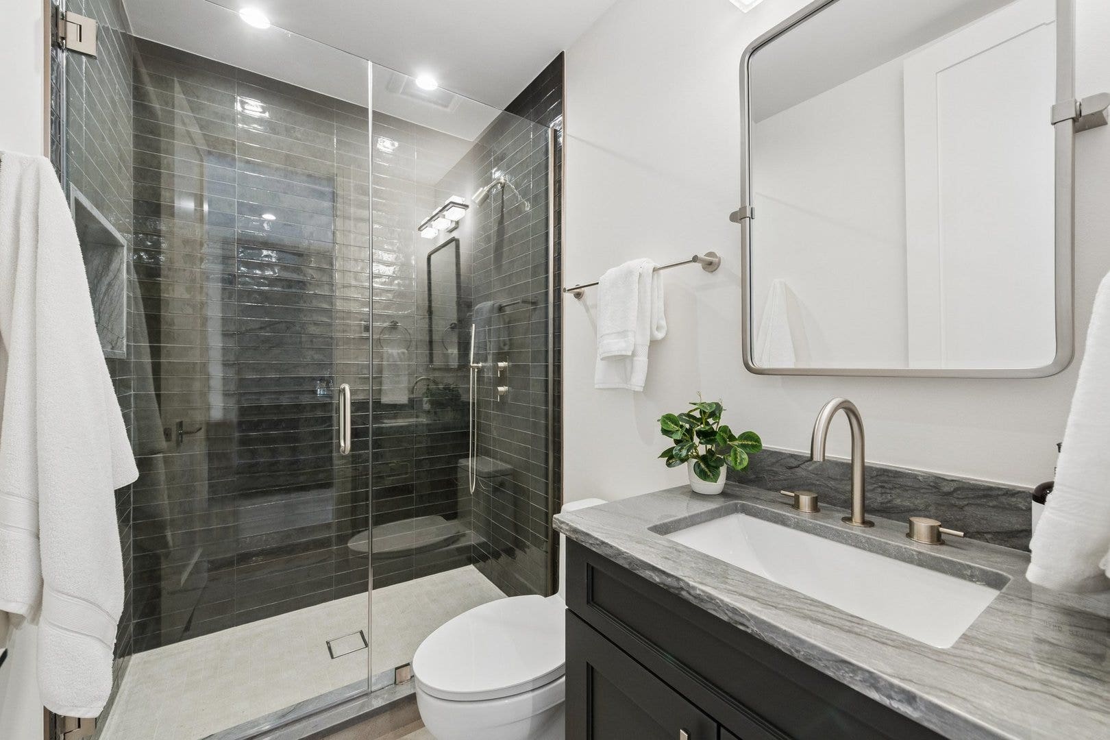 3630 N Janssen Street, Chicago, IL 60613 3630 N Janssen Street, Chicago, IL 60613