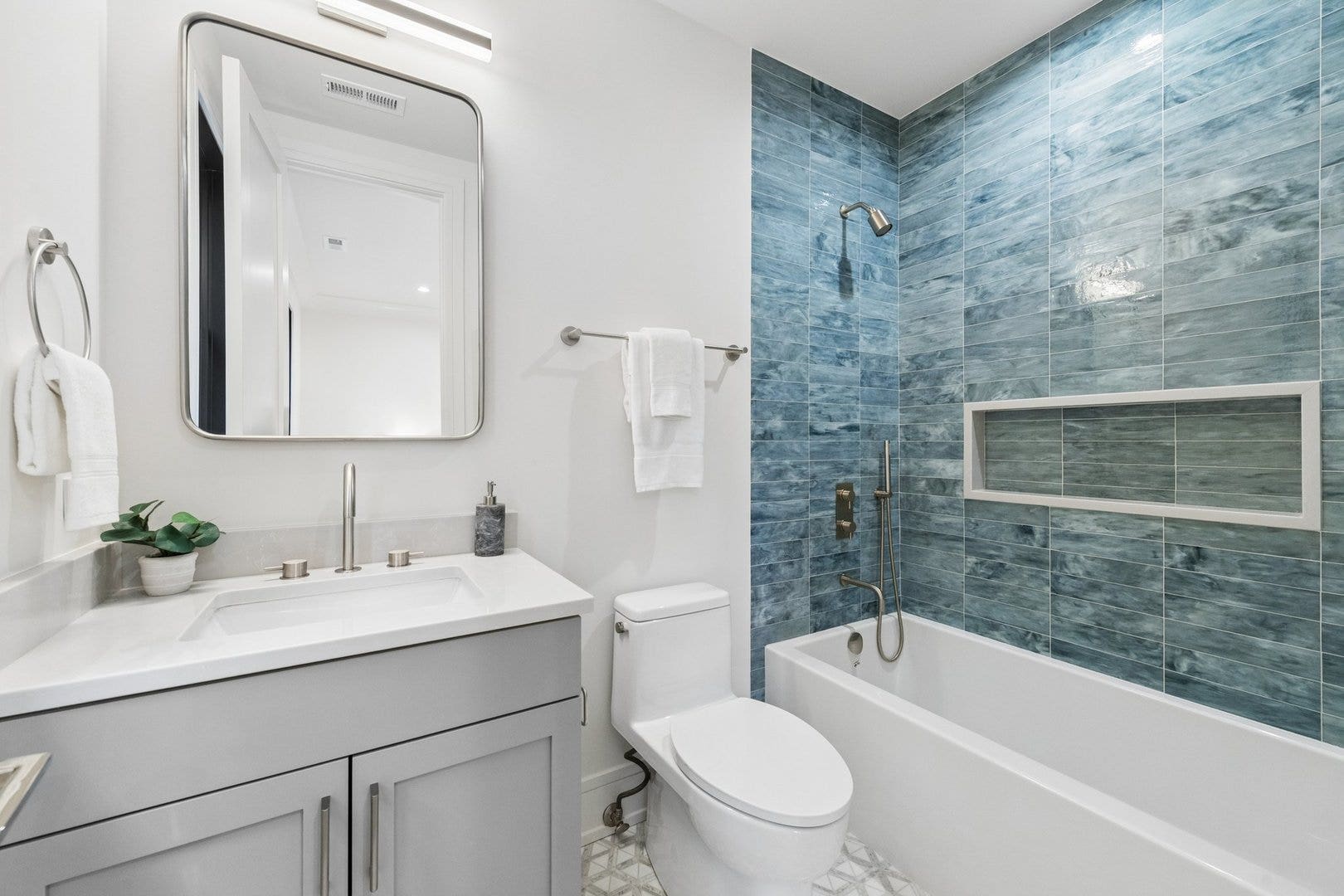 3630 N Janssen Street, Chicago, IL 60613 3630 N Janssen Street, Chicago, IL 60613