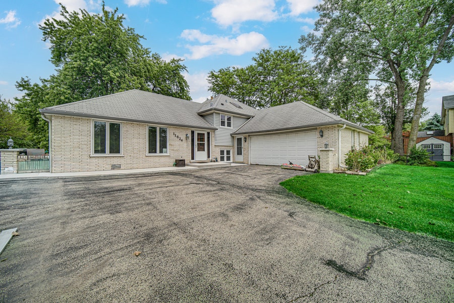 Property photo for 11624 195th Street, Mokena, IL