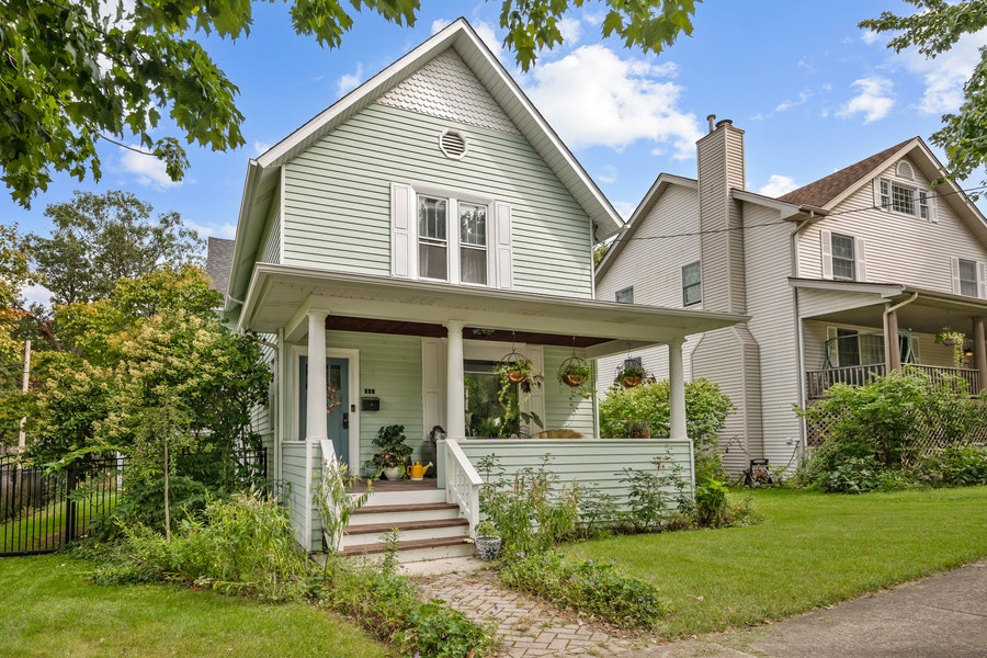 Property photo for 603 Singer Avenue, Lemont, IL