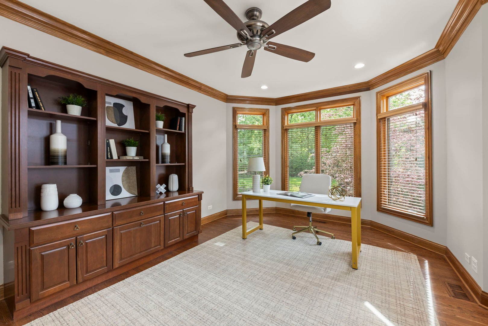 1046 Sylvan Circle, Naperville, IL 60540