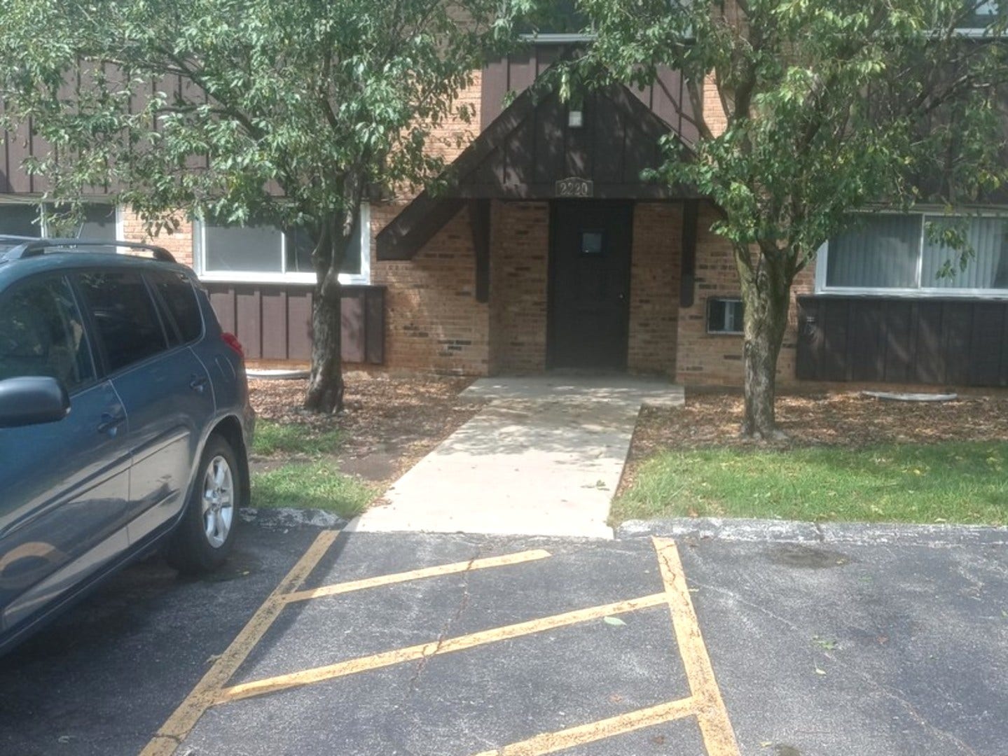 2220 Arbor Circle, #26, Downers Grove, IL 60515 2220 Arbor Circle, #26, Downers Grove, IL 60515