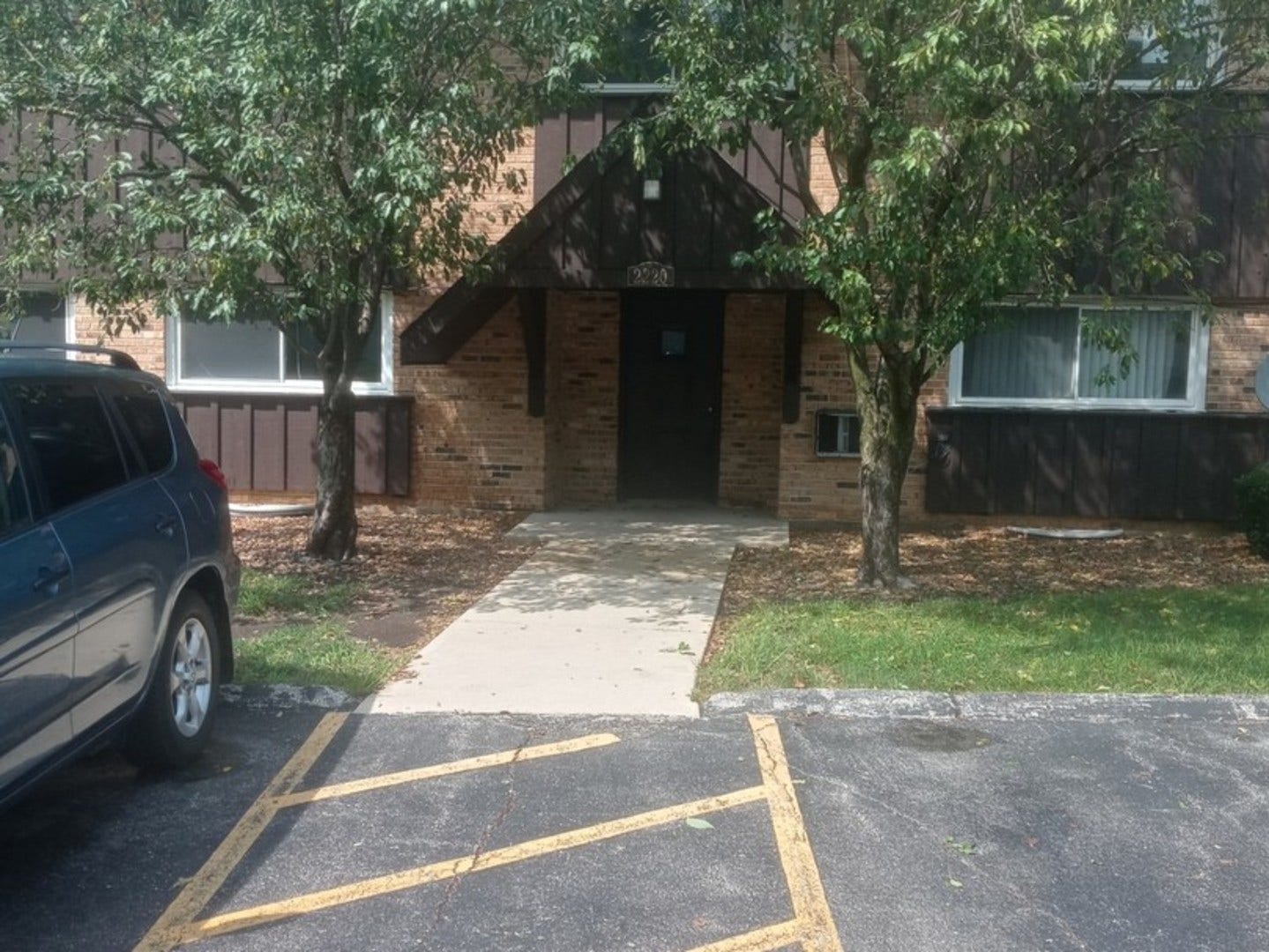 2220 Arbor Circle, #26, Downers Grove, IL 60515 2220 Arbor Circle, #26, Downers Grove, IL 60515