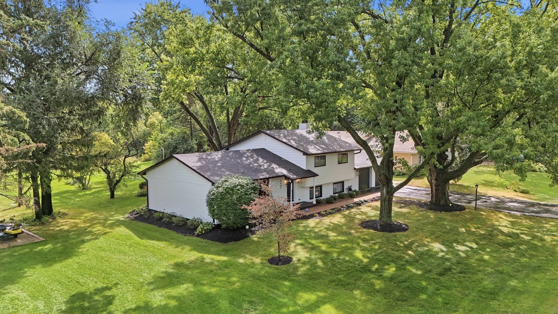 8607 W Main Street, Downers Grove, IL 60516 8607 W Main Street, Downers Grove, IL 60516