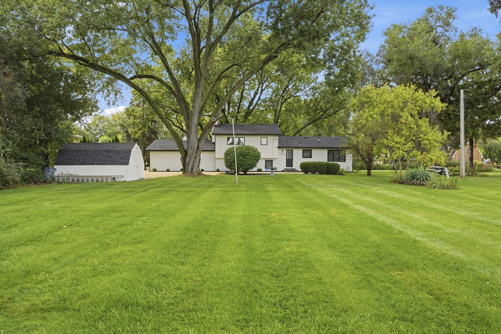 8607 W Main Street, Downers Grove, IL 60516 8607 W Main Street, Downers Grove, IL 60516