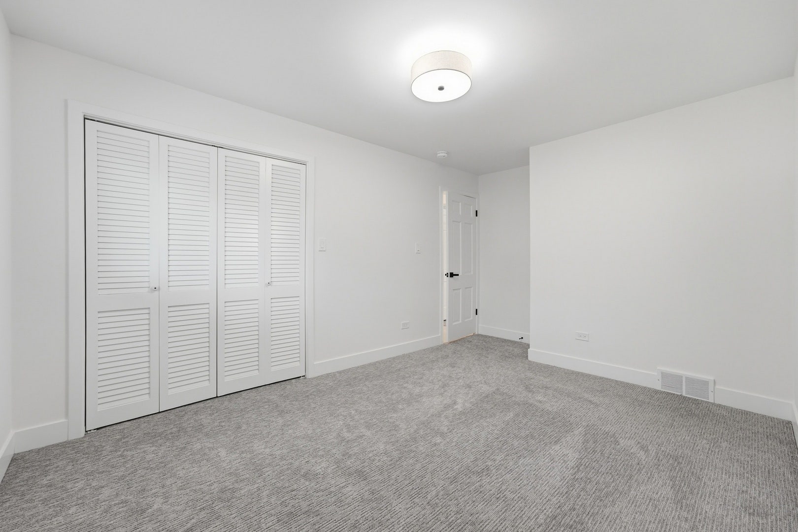 8607 W Main Street, Downers Grove, IL 60516 8607 W Main Street, Downers Grove, IL 60516