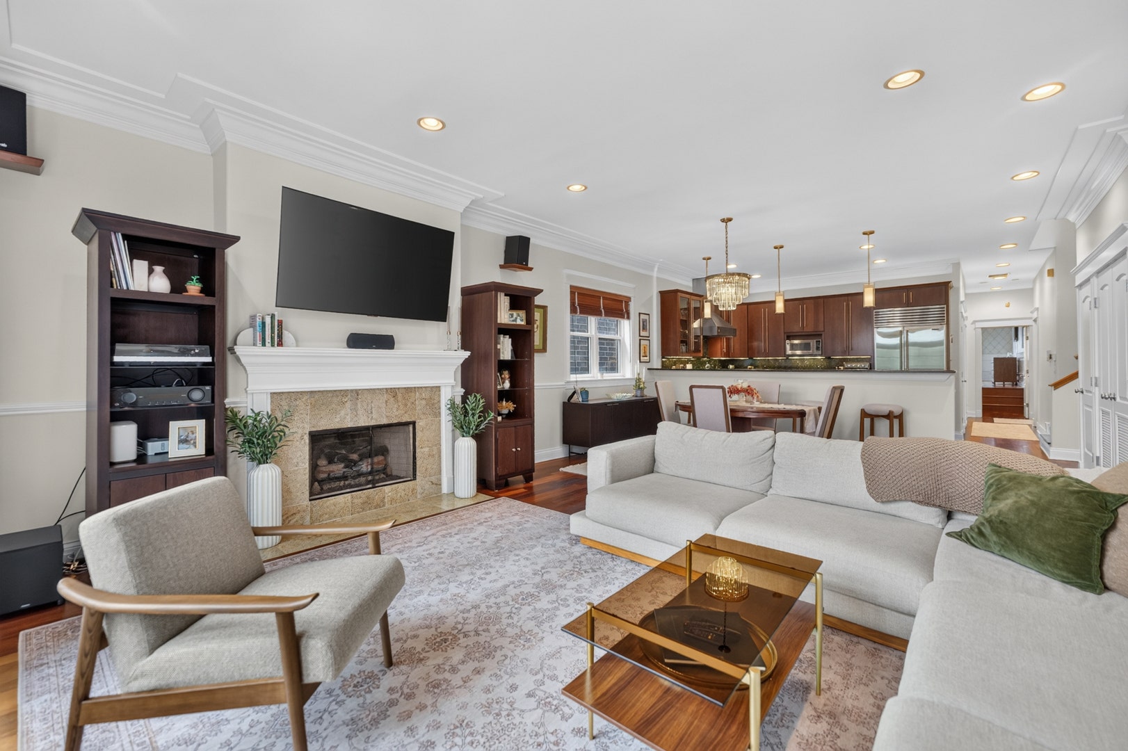 3544 N Fremont Street, #4S, Chicago, IL 60657