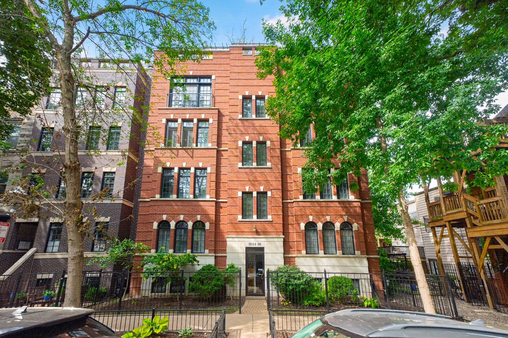 3544 N Fremont Street, #4S, Chicago, IL 60657