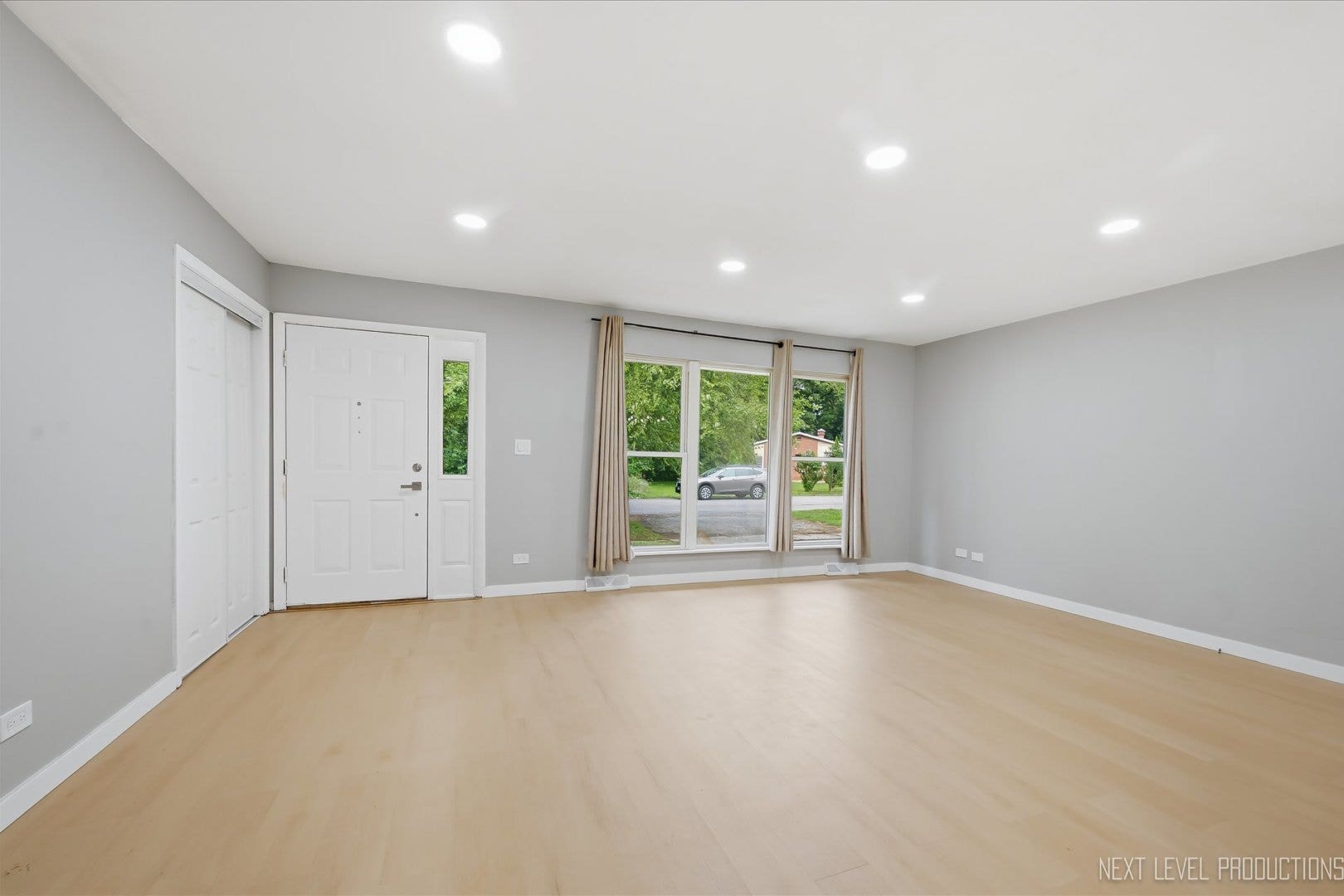 557 Willard Avenue, Elgin, IL 60120 557 Willard Avenue, Elgin, IL 60120