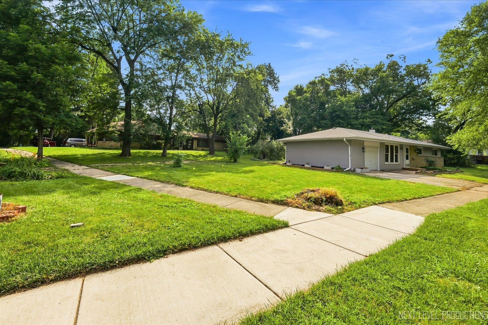 557 Willard Avenue, Elgin, IL 60120 557 Willard Avenue, Elgin, IL 60120