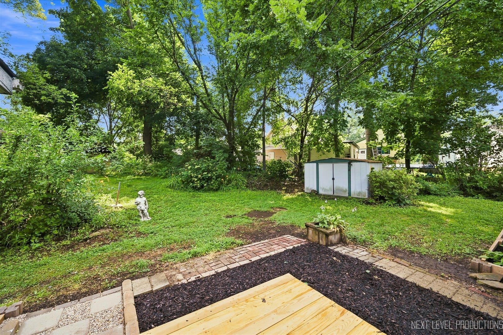 557 Willard Avenue, Elgin, IL 60120 557 Willard Avenue, Elgin, IL 60120