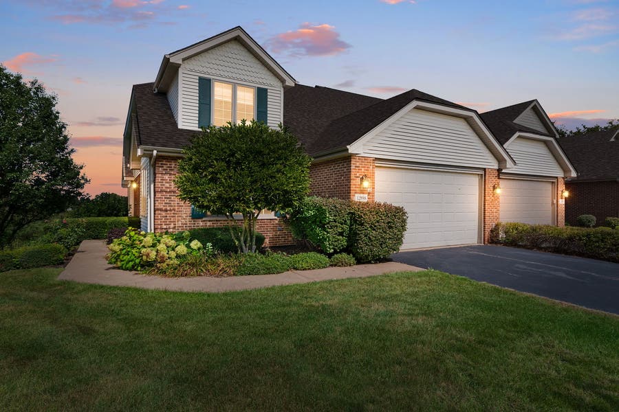 Property photo for 12198 Oxford Court, Lemont, IL