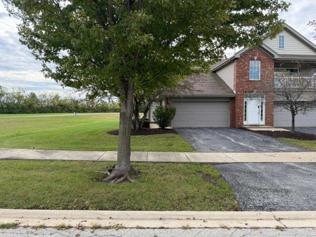 Property photo for 443 Autumn Drive, Beecher, IL