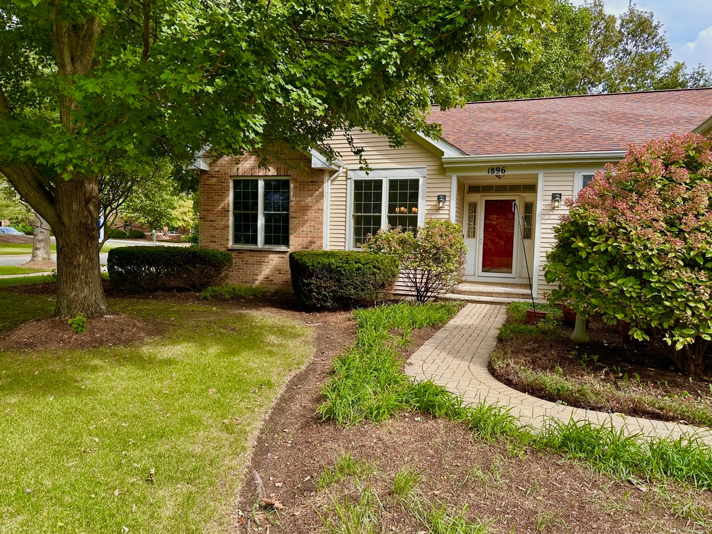 1896 School House Lane, Aurora, IL 60506 1896 School House Lane, Aurora, IL 60506