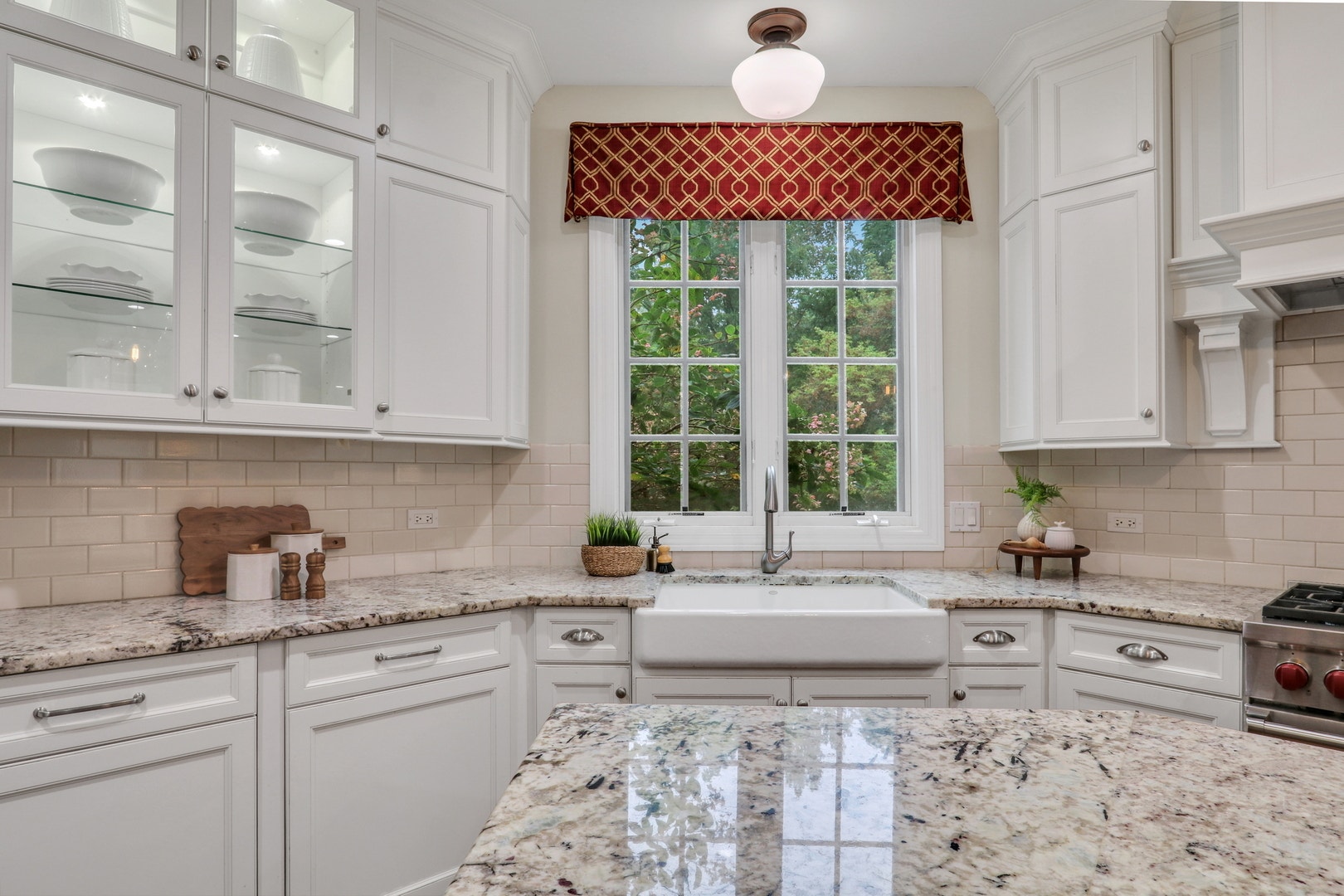 39675 Orchard Bluff Lane, Wadsworth, IL 60083 Farmhouse sink