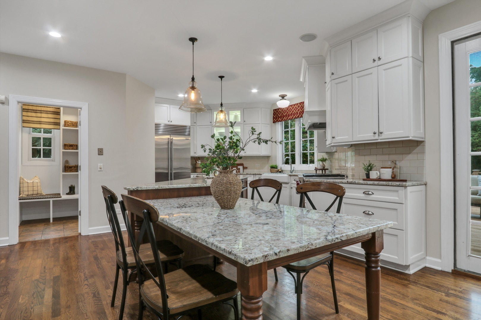 39675 Orchard Bluff Lane, Wadsworth, IL 60083 Miles of granite