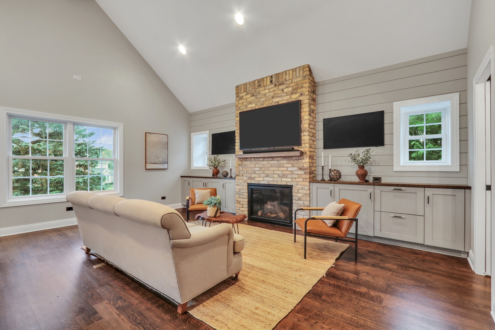 39675 Orchard Bluff Lane, Wadsworth, IL 60083 Private owners suite with incredible bonus room