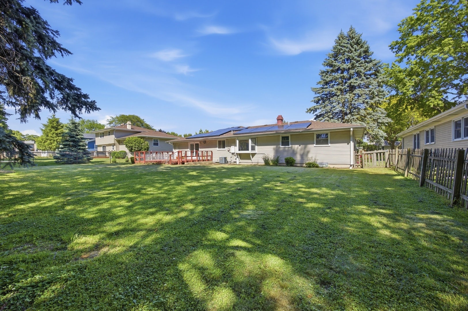 904 Chippewa Drive, Elgin, IL 60120 904 Chippewa Drive, Elgin, IL 60120