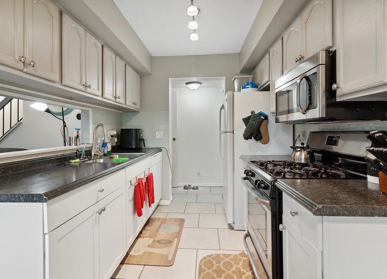 212 Hudson Court, #B, Bolingbrook, IL 60440
