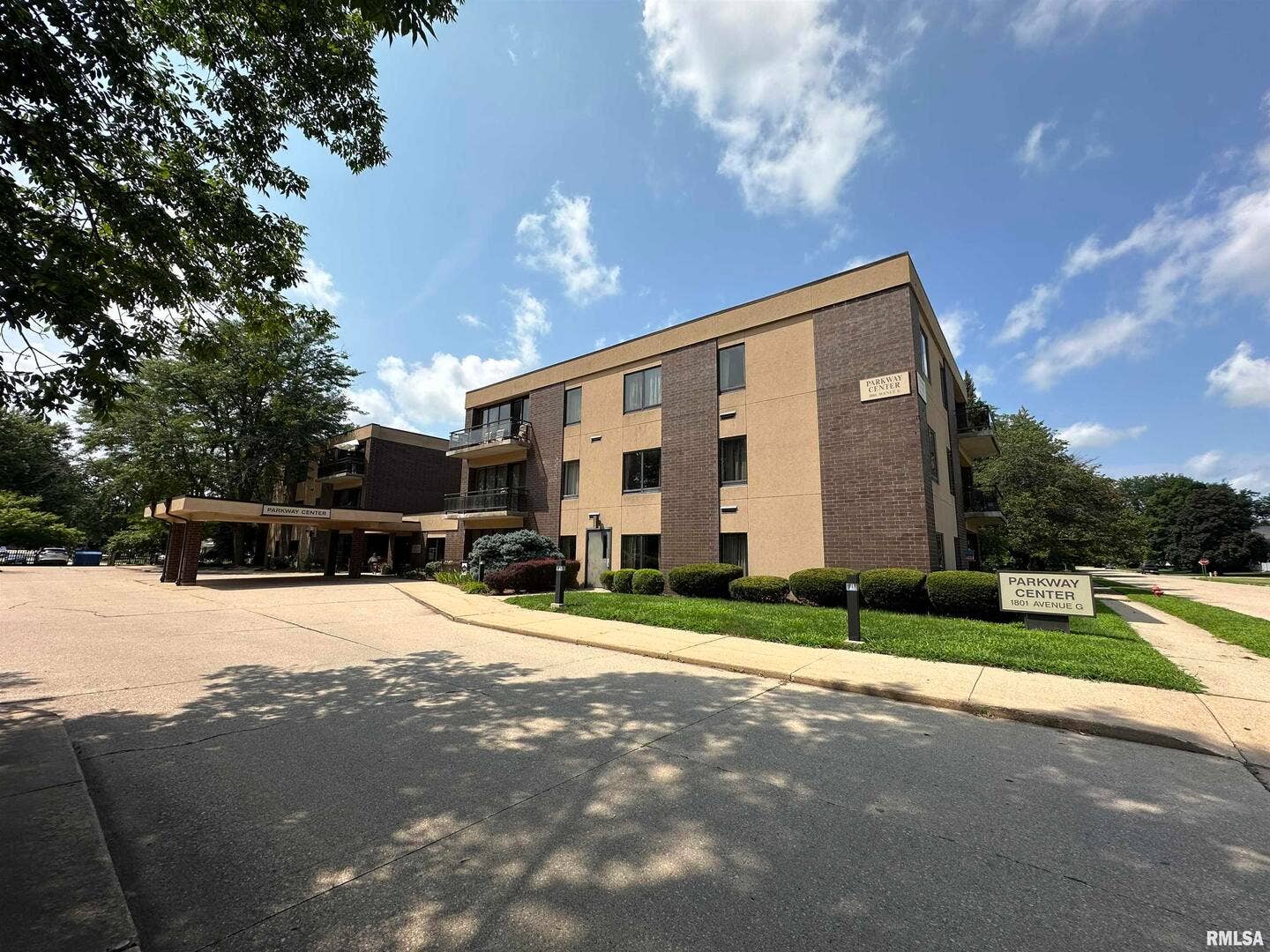 1801 AVENUE G, Sterling, IL 61081 1801 AVENUE G, Sterling, IL 61081