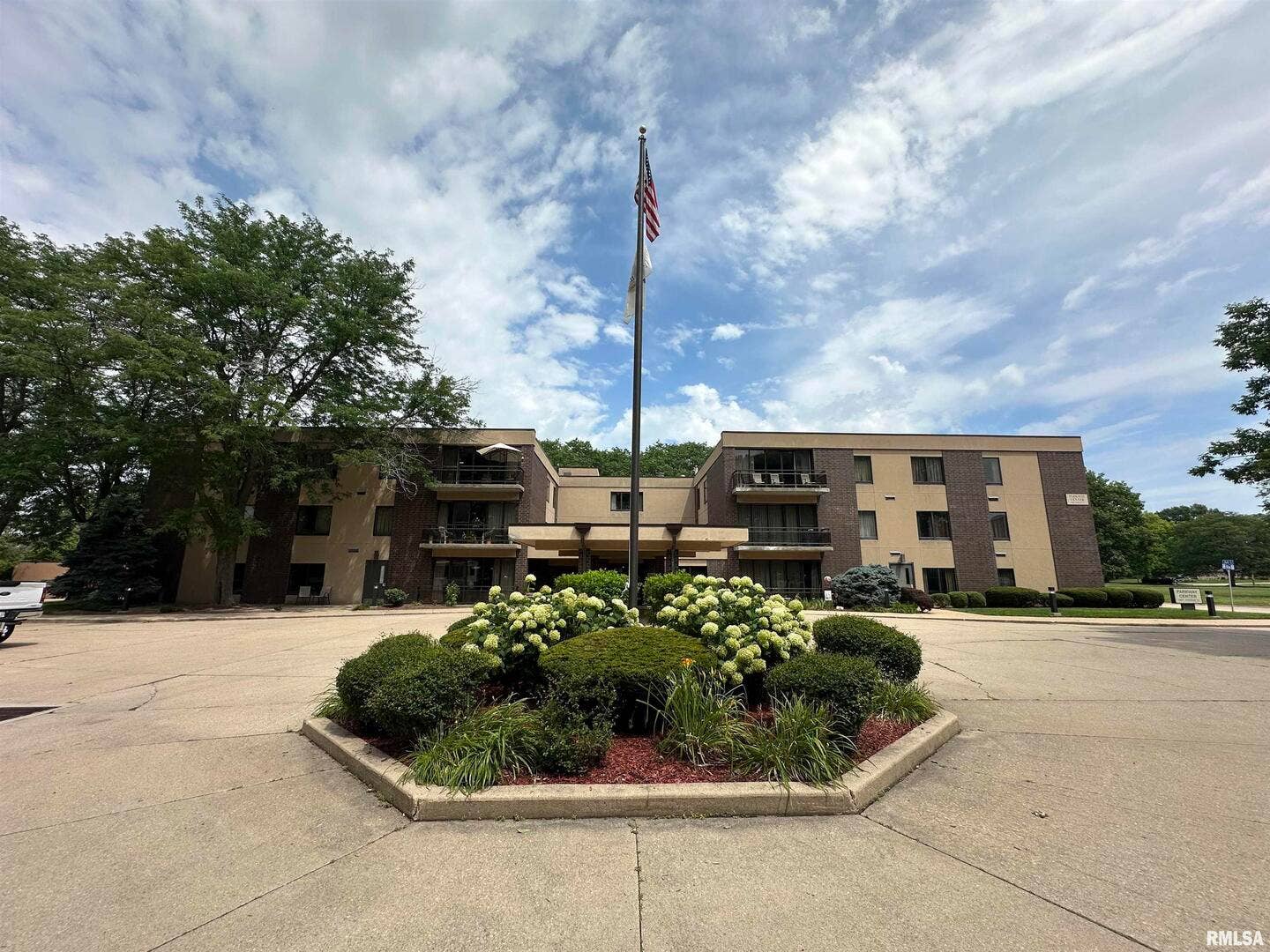 1801 AVENUE G, Sterling, IL 61081 1801 AVENUE G, Sterling, IL 61081