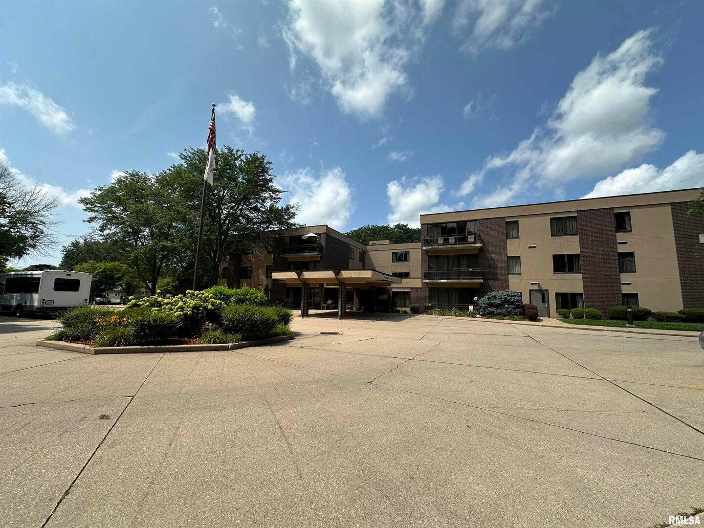 1801 AVENUE G, Sterling, IL 61081 1801 AVENUE G, Sterling, IL 61081
