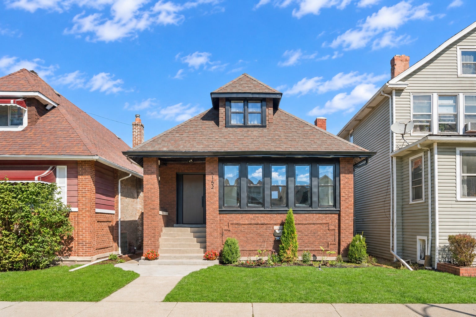 5152 W Warwick Avenue, Chicago, IL 60641 5152 W Warwick Avenue, Chicago, IL 60641