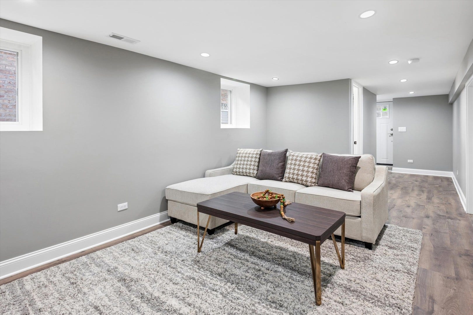 5152 W Warwick Avenue, Chicago, IL 60641 5152 W Warwick Avenue, Chicago, IL 60641