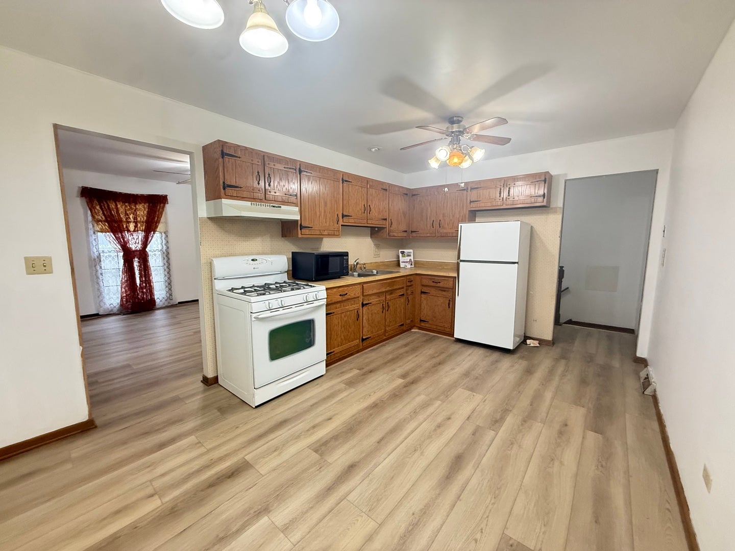 1406 Kaskaskia Avenue, Elgin, IL 60123 1406 Kaskaskia Avenue, Elgin, IL 60123