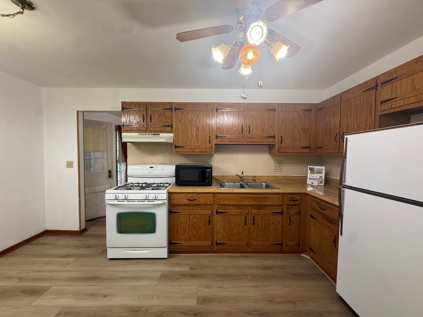 1406 Kaskaskia Avenue, Elgin, IL 60123 1406 Kaskaskia Avenue, Elgin, IL 60123