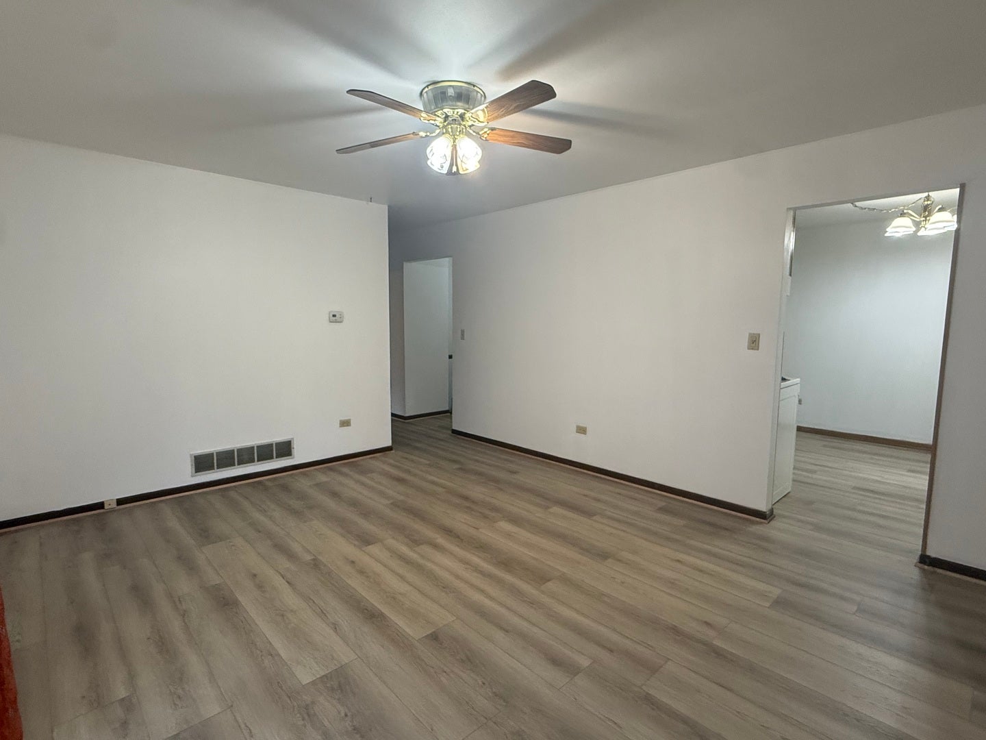 1406 Kaskaskia Avenue, Elgin, IL 60123 1406 Kaskaskia Avenue, Elgin, IL 60123