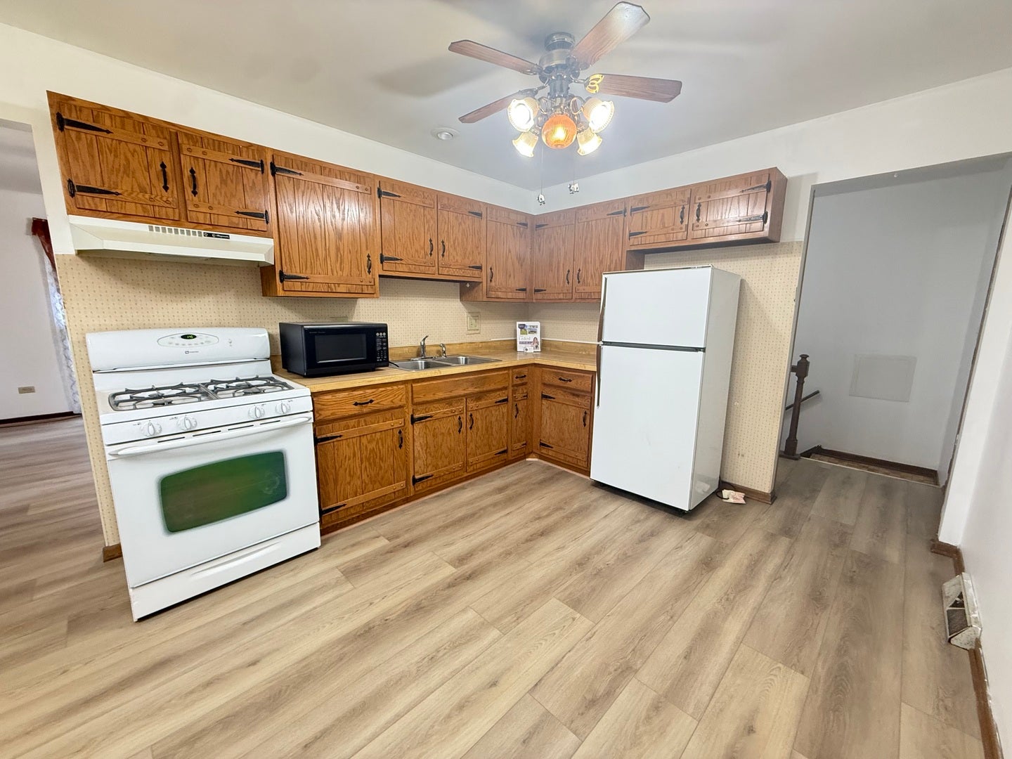 1406 Kaskaskia Avenue, Elgin, IL 60123 1406 Kaskaskia Avenue, Elgin, IL 60123