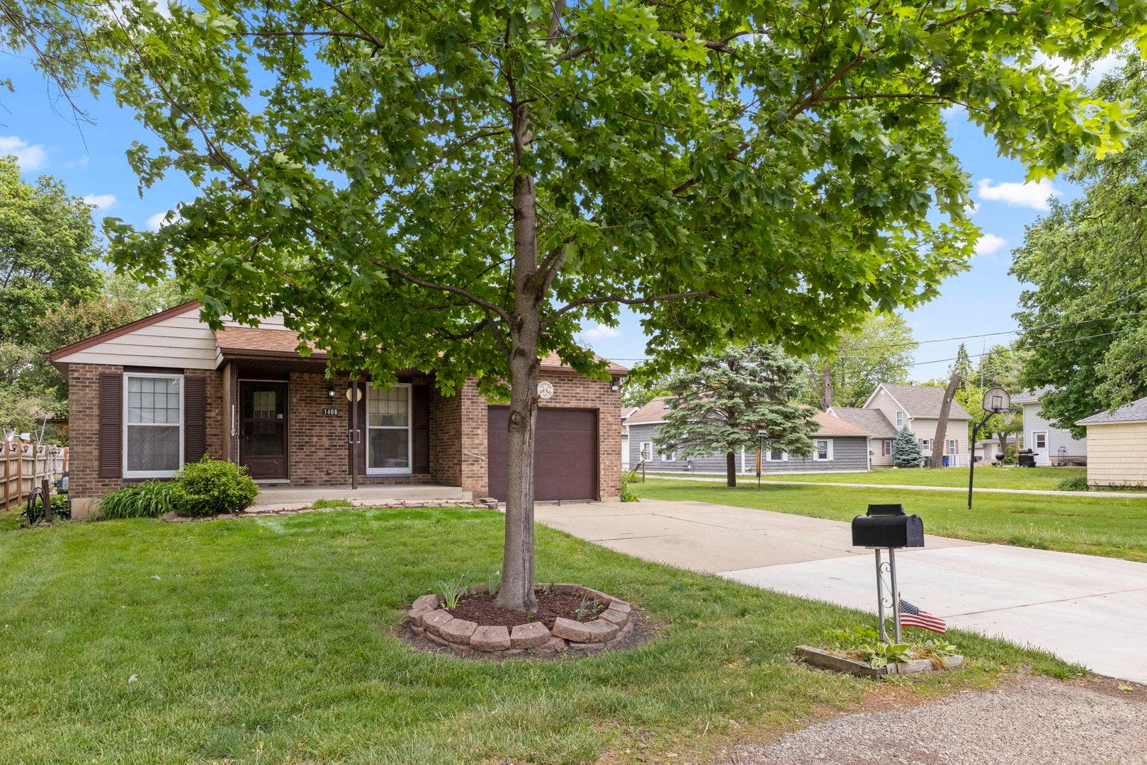 1406 Kaskaskia Avenue, Elgin, IL 60123 1406 Kaskaskia Avenue, Elgin, IL 60123