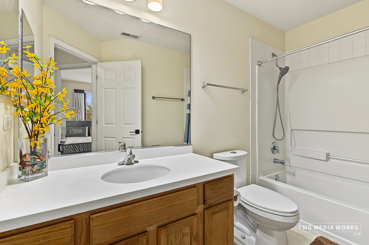 815 Lewisburg Lane, Aurora, IL 60504 815 Lewisburg Lane, Aurora, IL 60504